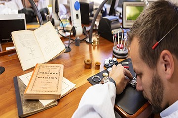 南宁欧米茄进水了维修